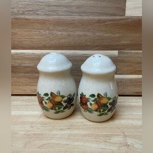Sonoma Debbie Mumm Ceramic Salt and Pepper Shakers By Sakura